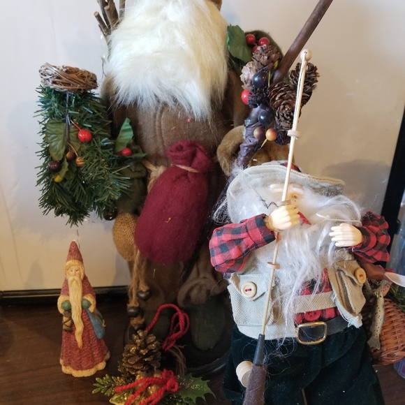 Santa lot - Picture 3 of 5